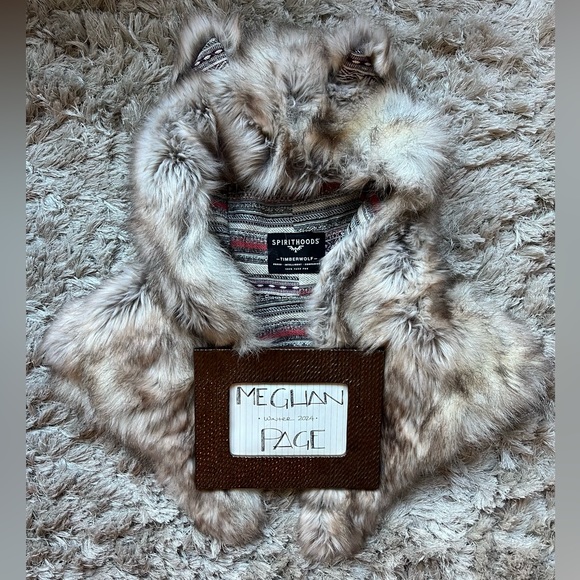 SpiritHoods Other - Spirithoods Timberwolf Shawl